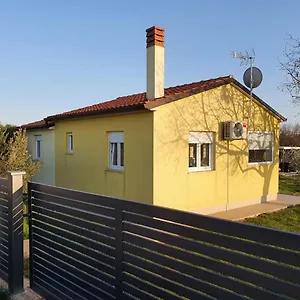 House Romi Pula